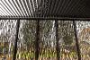 Pergola Bioclimatique Aluminium 3,00 x 3,60 m avec un Rideau Gris - ANTIBO + 5 Panneaux Moucharabieh : Oui